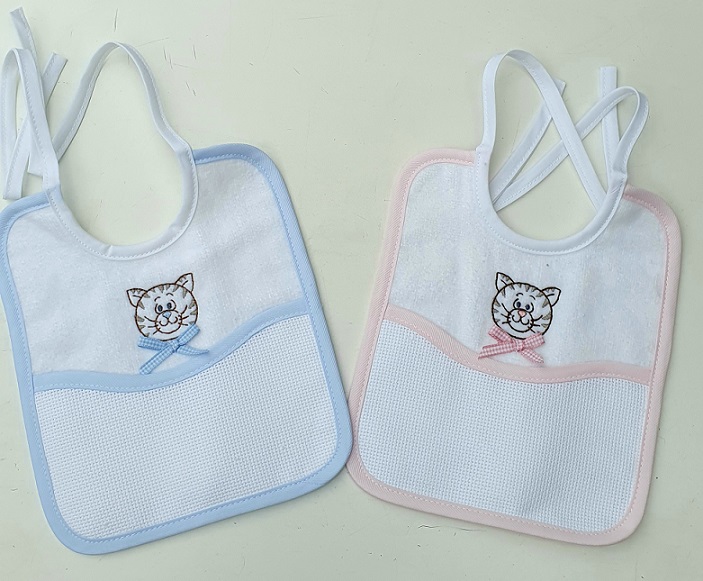 Bavaglino neonato ricamo spugna puro cotone dis. Gatto Art.236